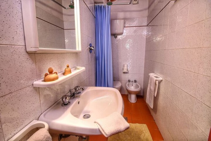 Room 128 of 176