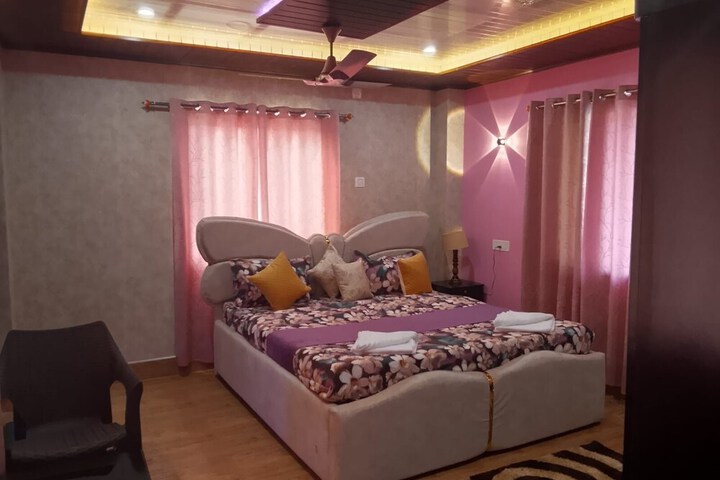 Room 17 of 25