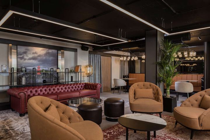 Lounge 58 of 86
