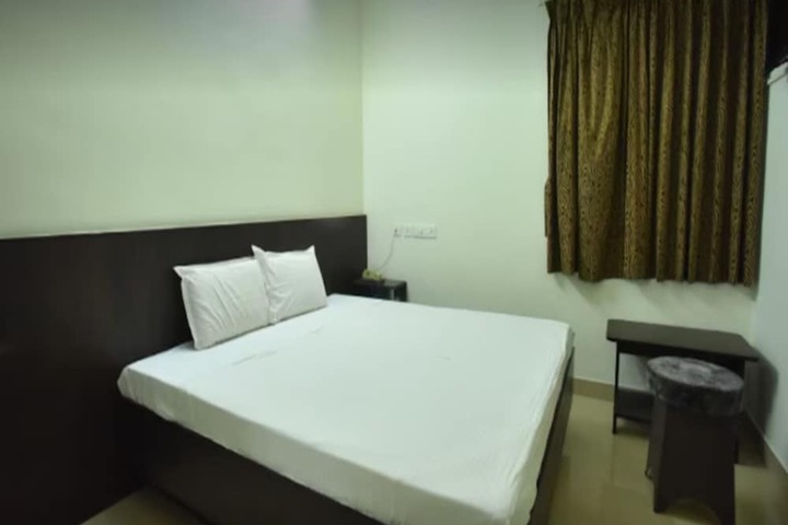 Room 5 of 17