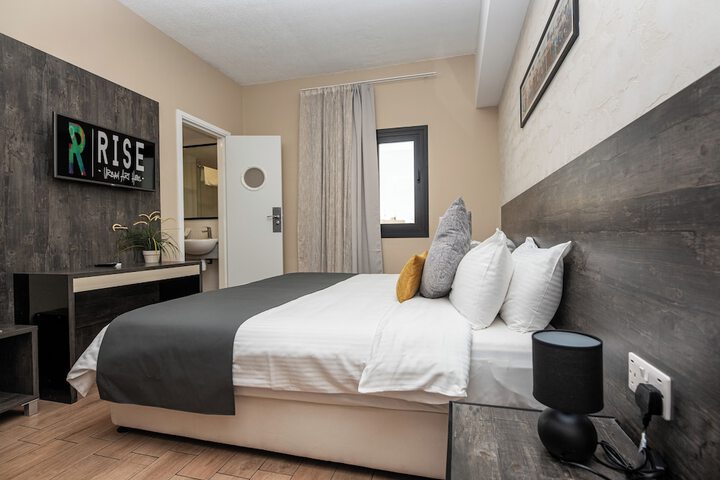 Room 54 of 216