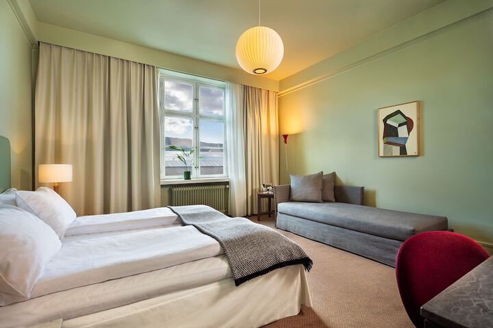 Room 15 of 97