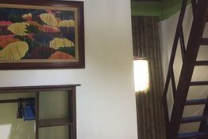 Room 9 of 34