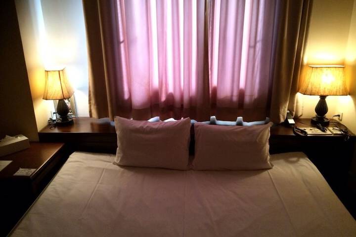 Room 9 of 35