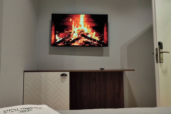 Room 2 of 35