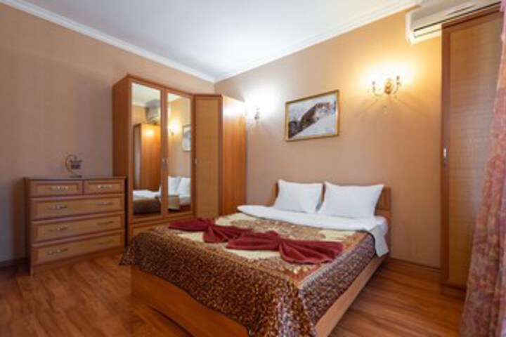 Room 25 of 47