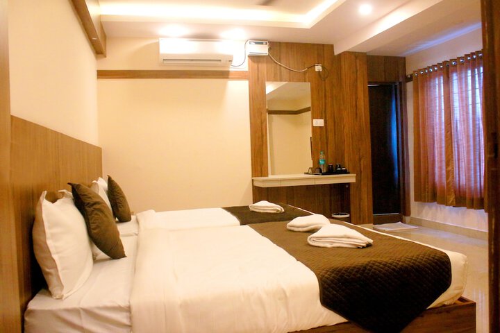 Room 3 of 10