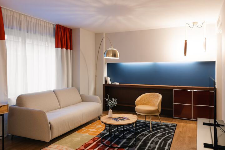 Room 8 of 96