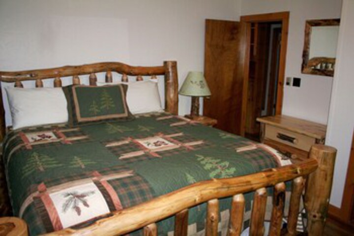 Room 8 of 10