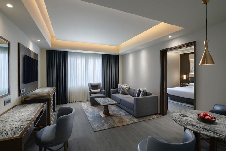 Room 13 of 154
