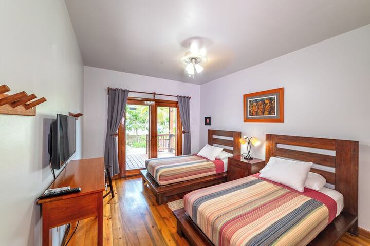 Room 80 of 292