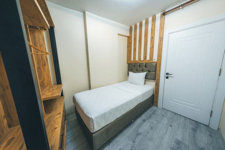 Room 17 of 60