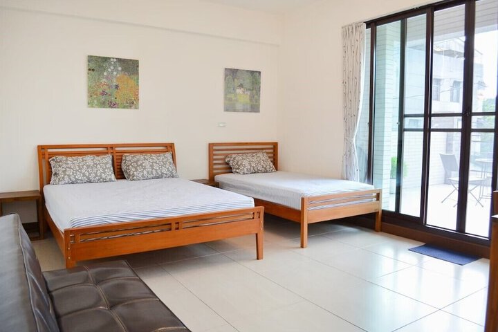 Room 6 of 11