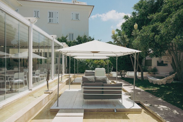 Hotel Exterior 80 of 85