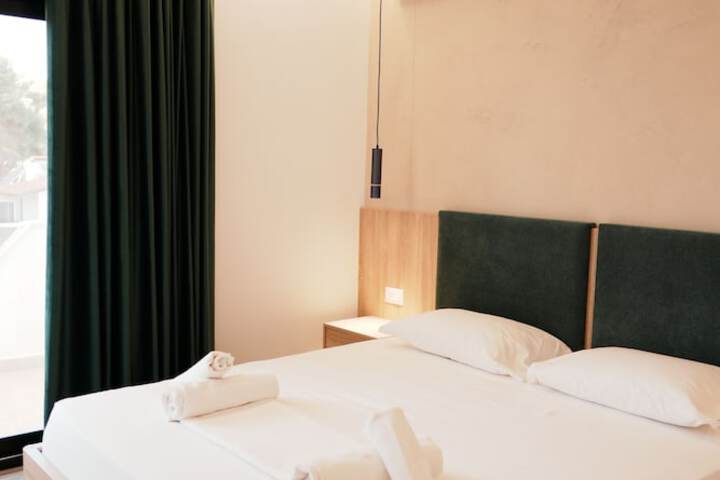 Room 4 of 38