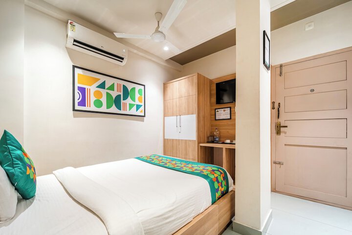 Room 10 of 29