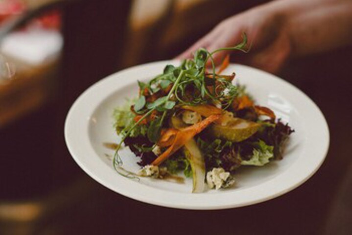 Dining 10 of 16