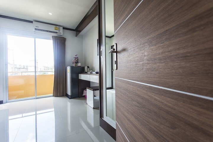 Room 9 of 22