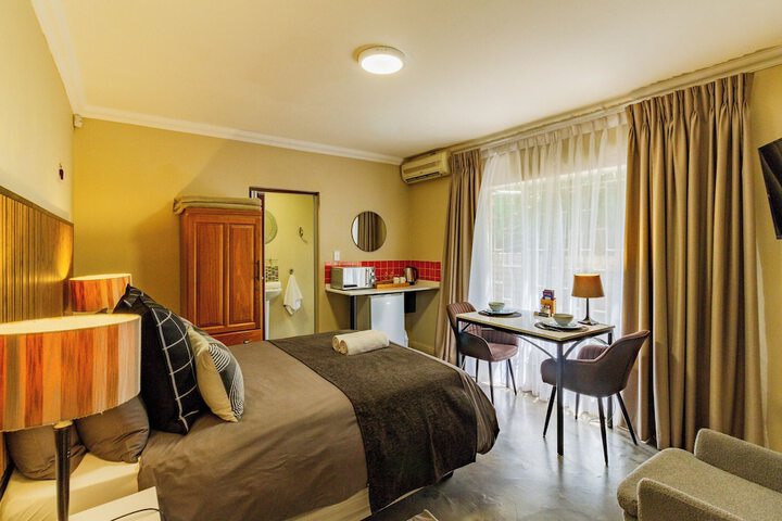 Room 6 of 42