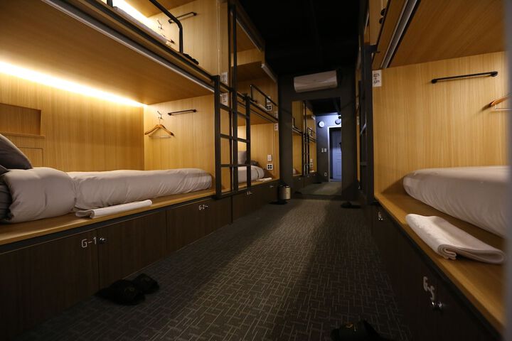 Room 12 of 38