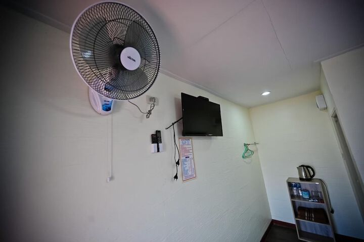 Room 2 of 29