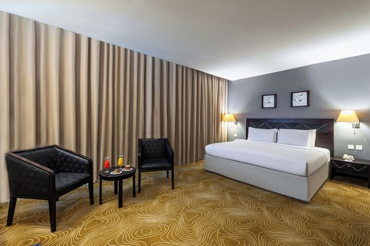 Room 10 of 35