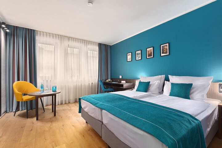 Room 15 of 76
