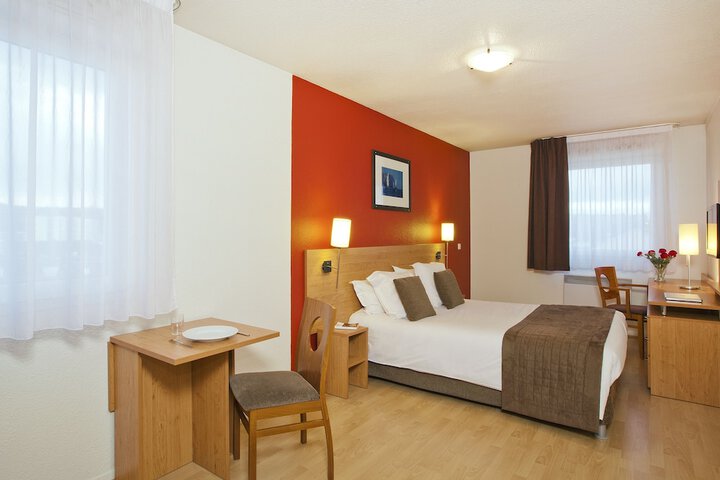 Room 6 of 24