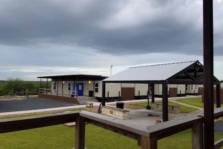 The Armadillo Hotel Karnes City