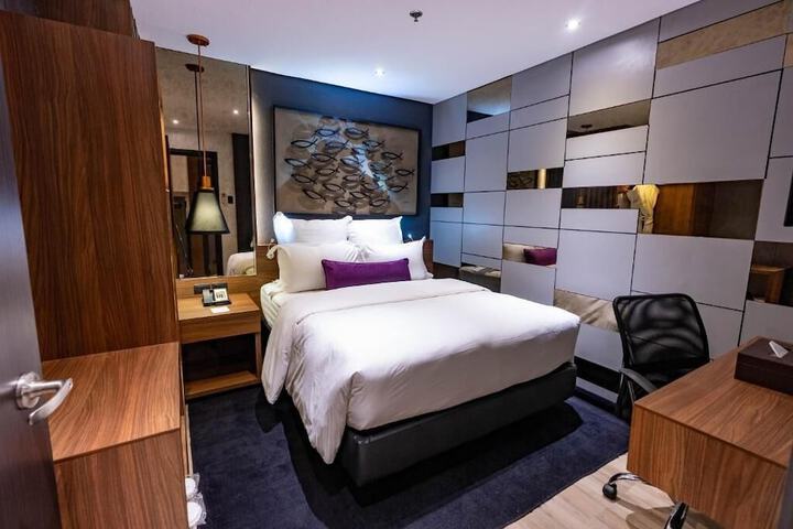 Room 25 of 67