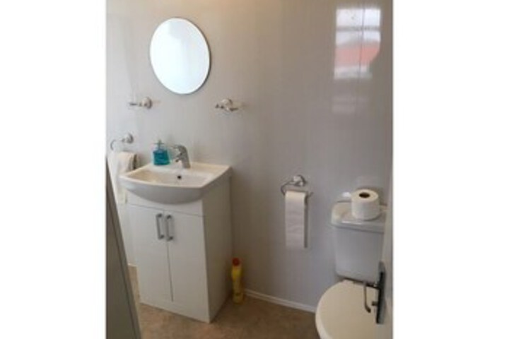 Room 4 of 40