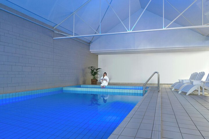 Hotel with Pool