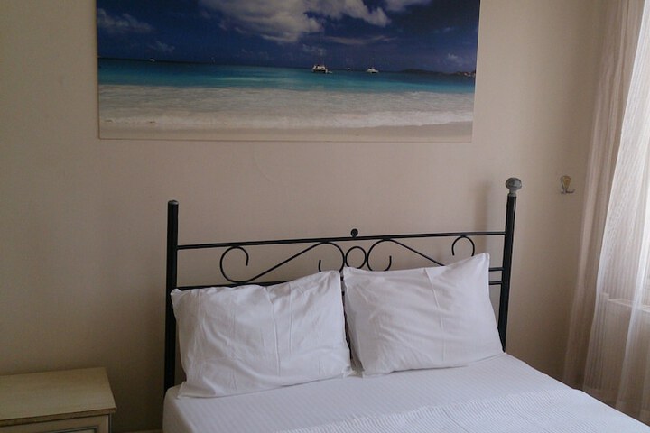 Room 12 of 35