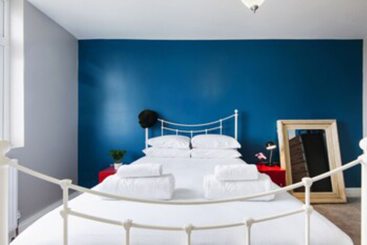 Room 25 of 33