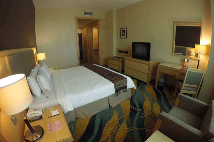 Room 8 of 35