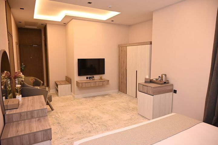 Room 13 of 34