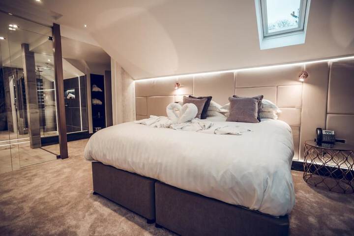 Room 35 of 390