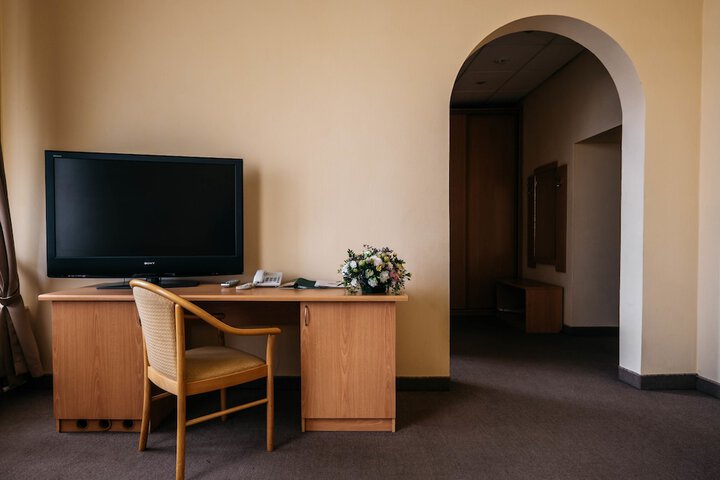 Room 17 of 64
