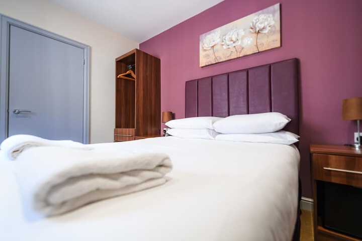 Room 12 of 28