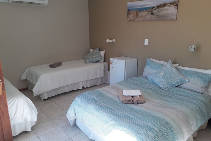 Room 2 of 36