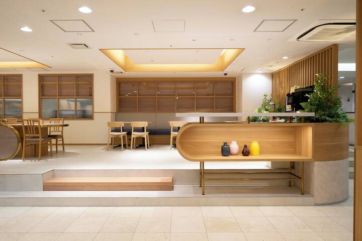 Entrance & Lobby