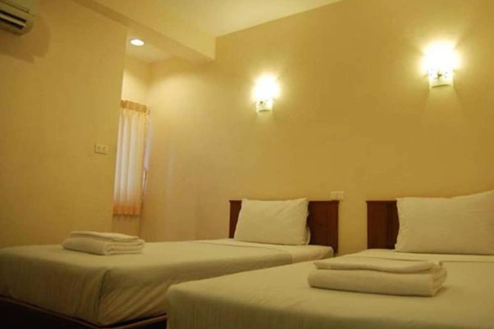 Room 14 of 28