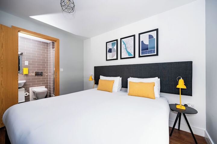 Room 5 of 62