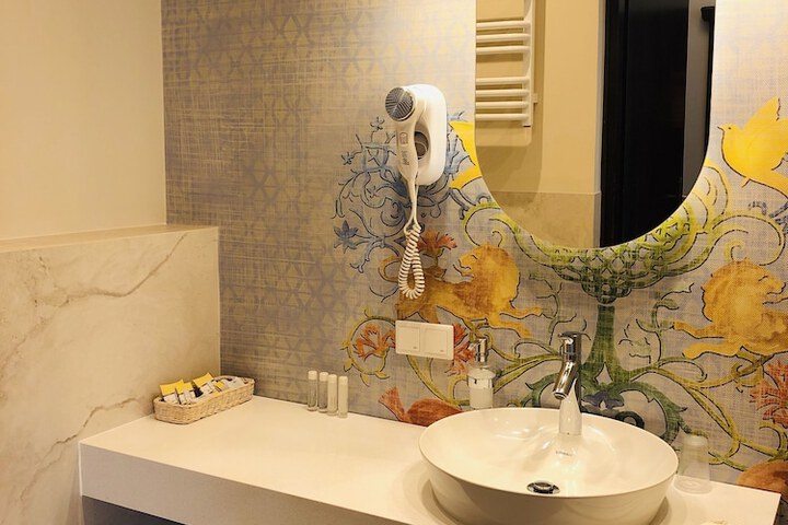 Bathroom Interior Photo