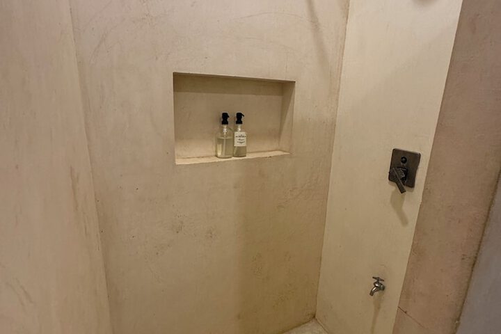 Room 128 of 172