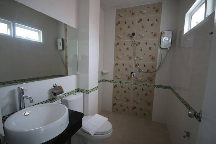 Room 28 of 38