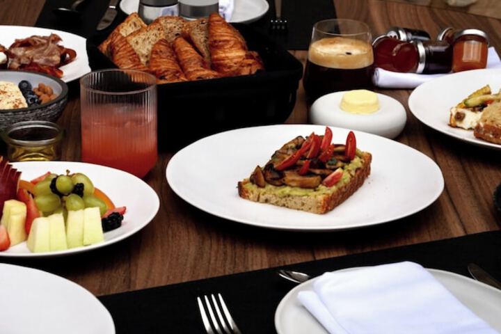Breakfast/Coffee Service 166 of 206