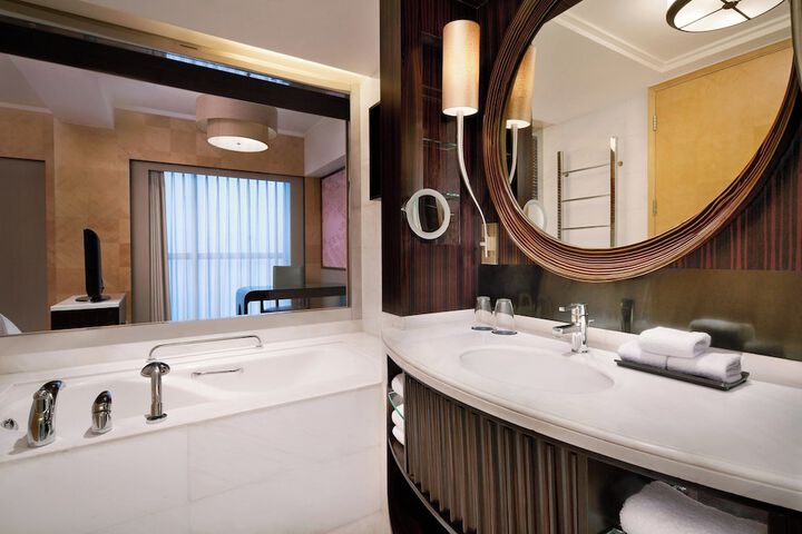 Room 30 of 49