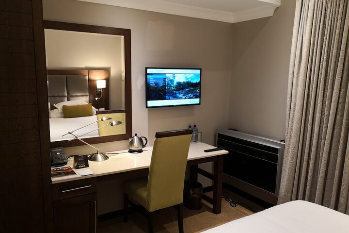 Room 8 of 96
