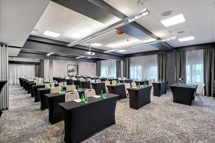Business Center 109 of 134